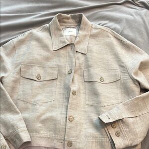 Aritzia Cream Utility Jacket with Classic Shacket Design